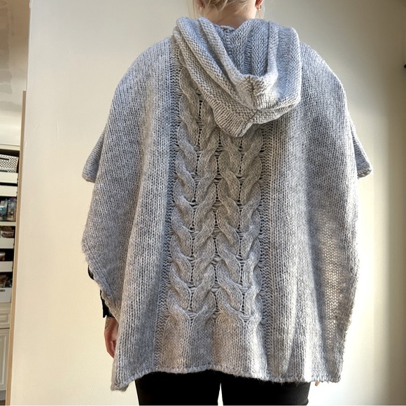 Cocogio ~new~Chunky Lightweight Cable Knit Hoodie Poncho - Picture 4 of 12